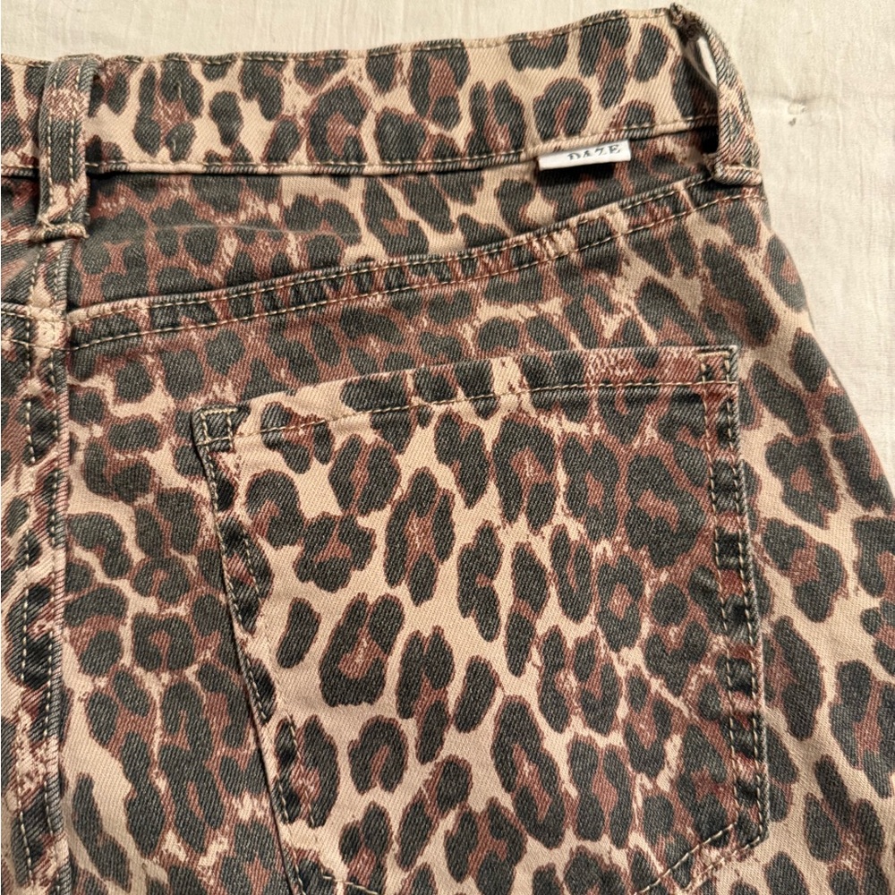 Daze Leopard Print Cropped Jeans - Picture 7 of 7